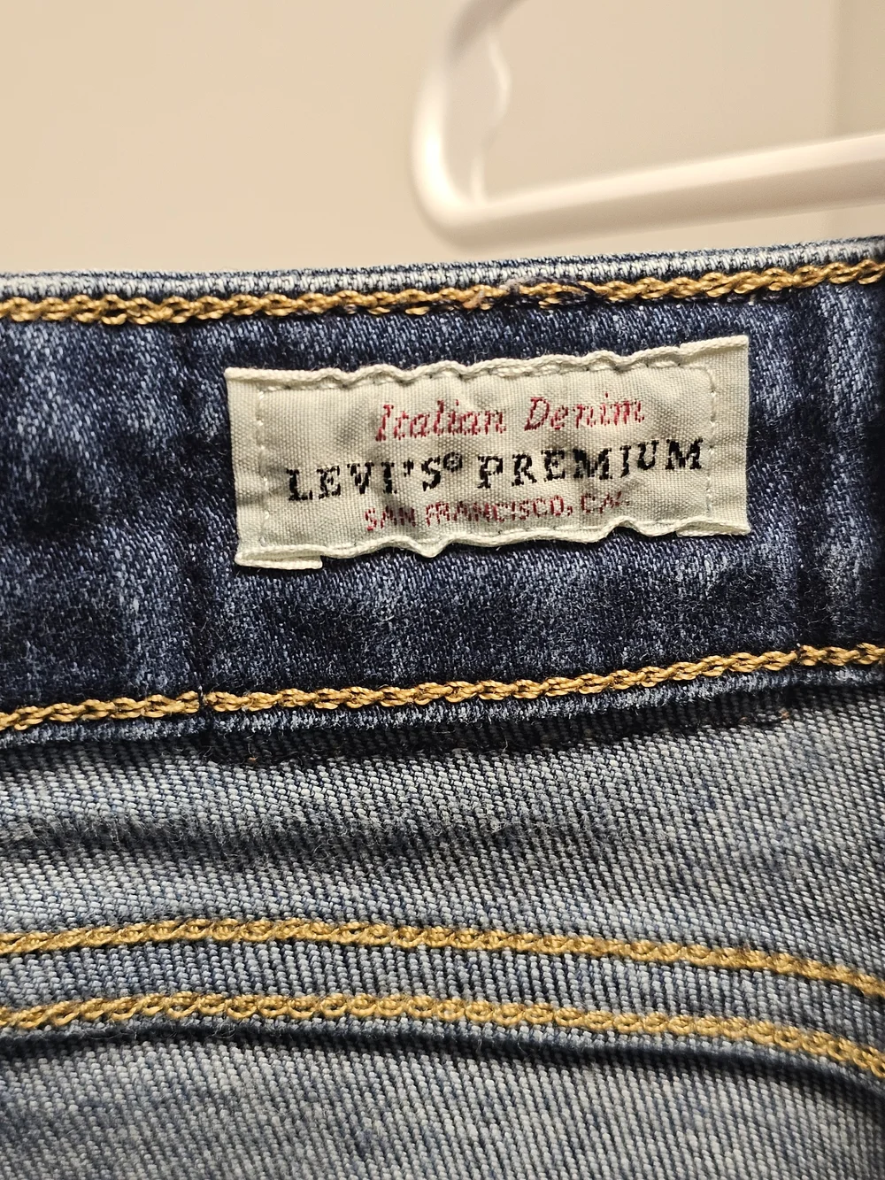 Levis classic high